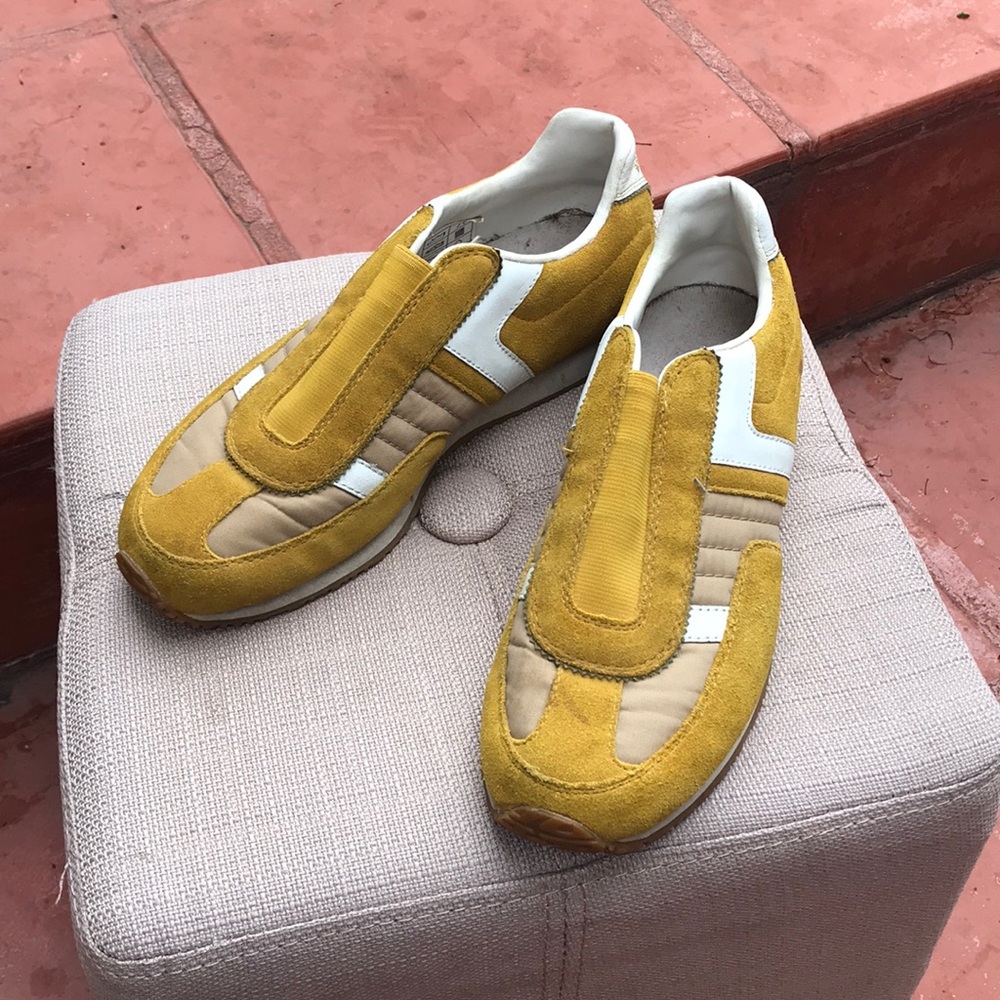 Vintage mustard Diesel sneakers
